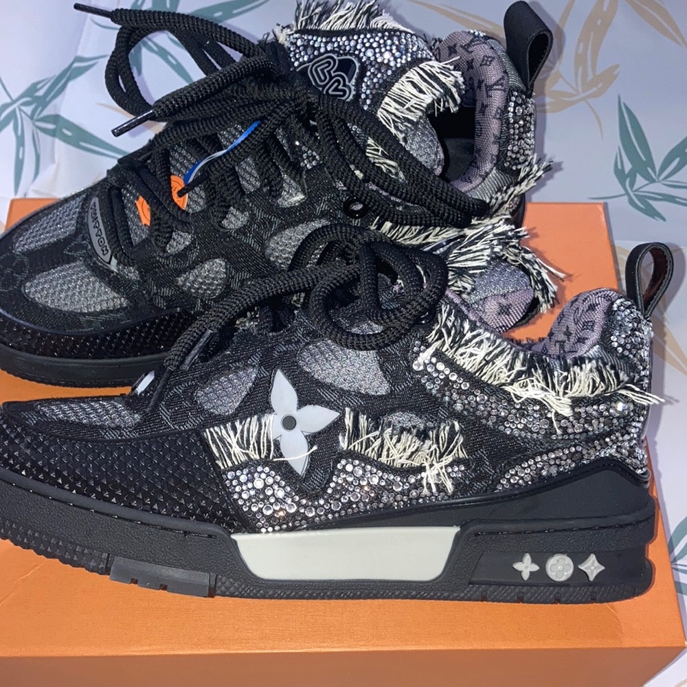 Men’s Louis Vuitton Black Diamond Skate Sneakers Size 10